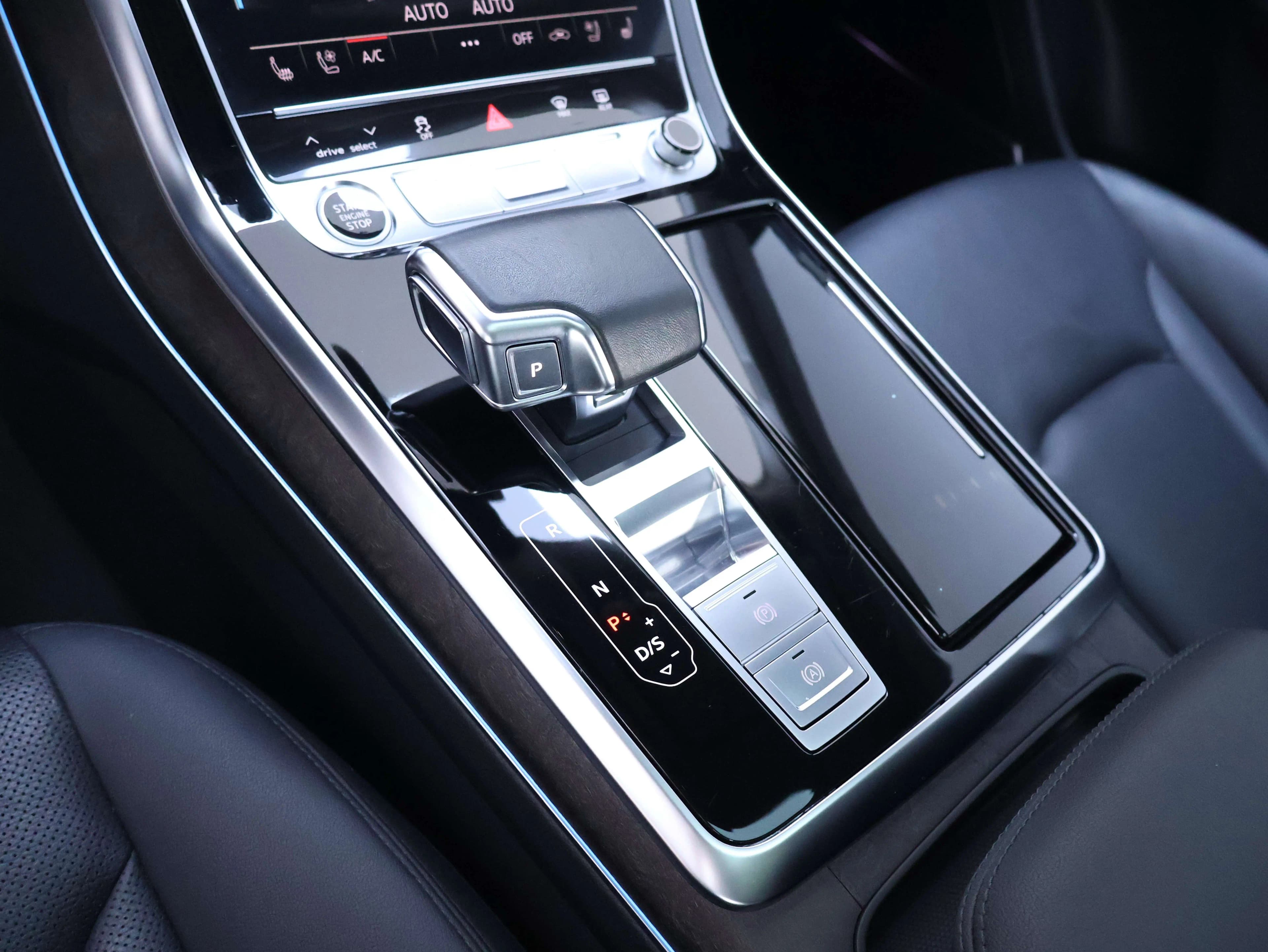 Audi Q8 2023 г. 27942 км. — фото 18