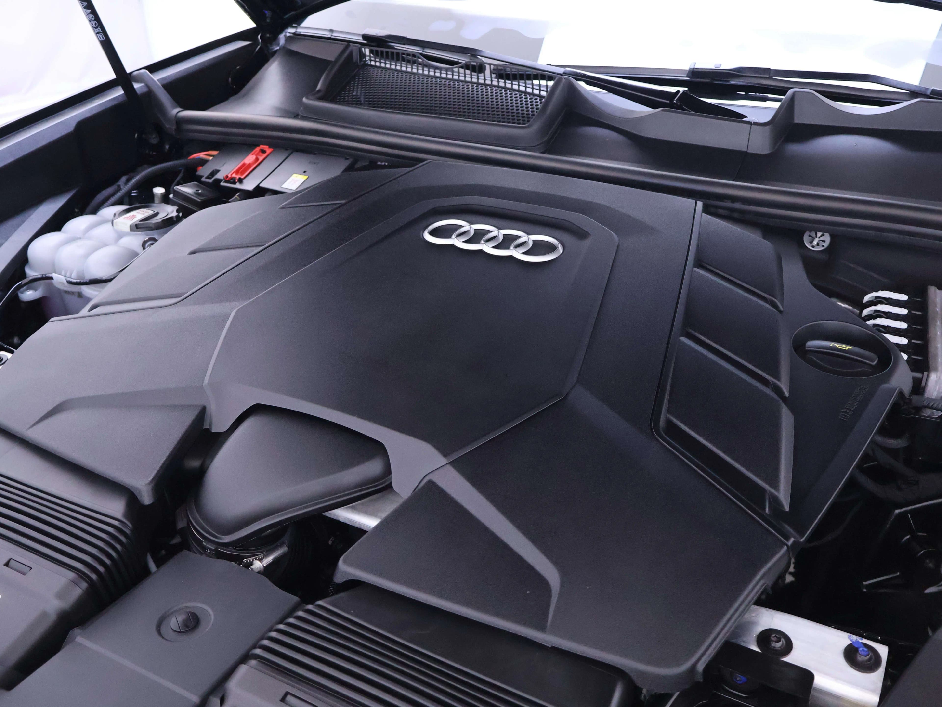 Audi Q8 2023 г. 27942 км. — фото 5
