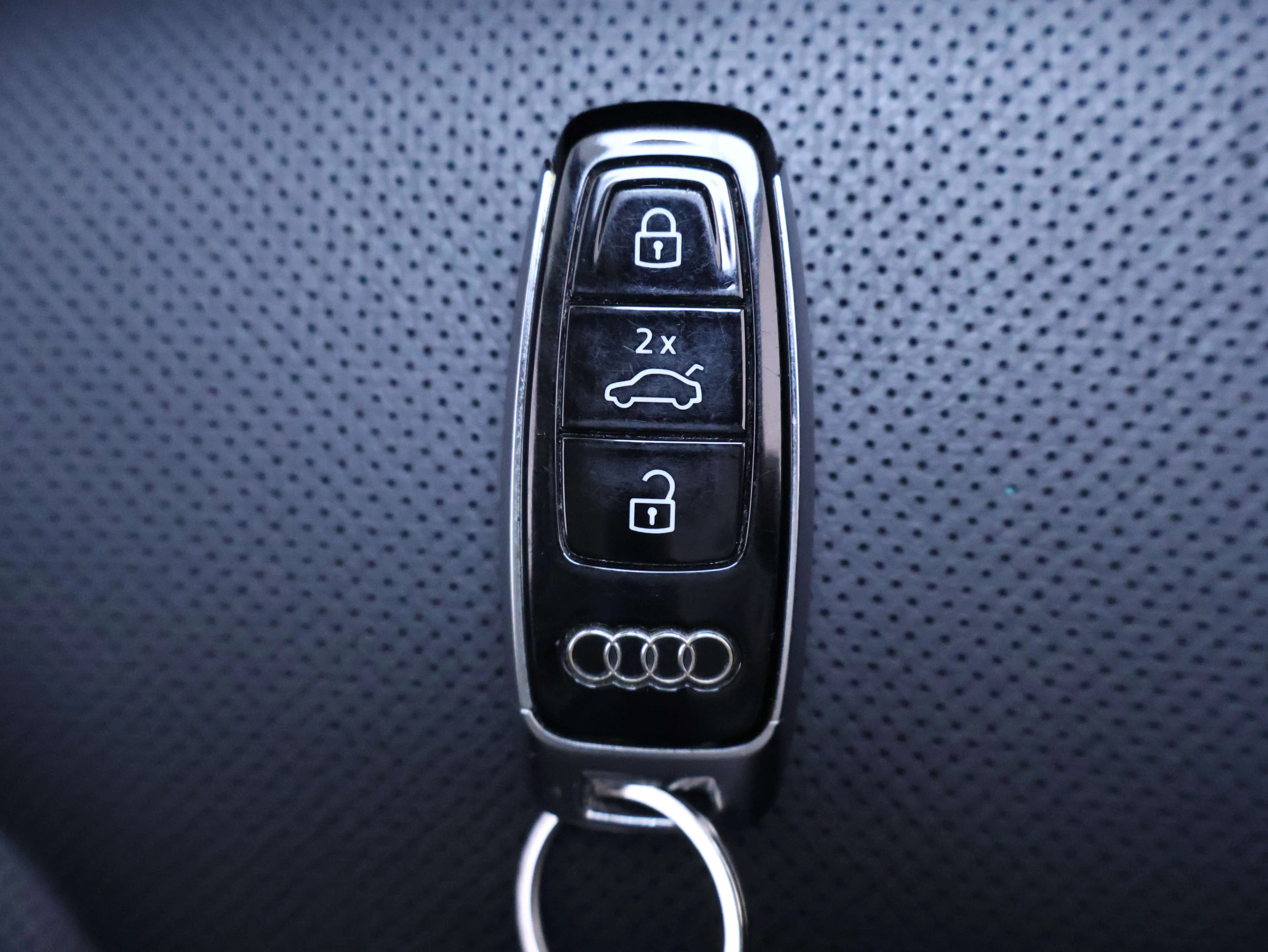 Audi Q8 2023 г. 27942 км. — фото 6