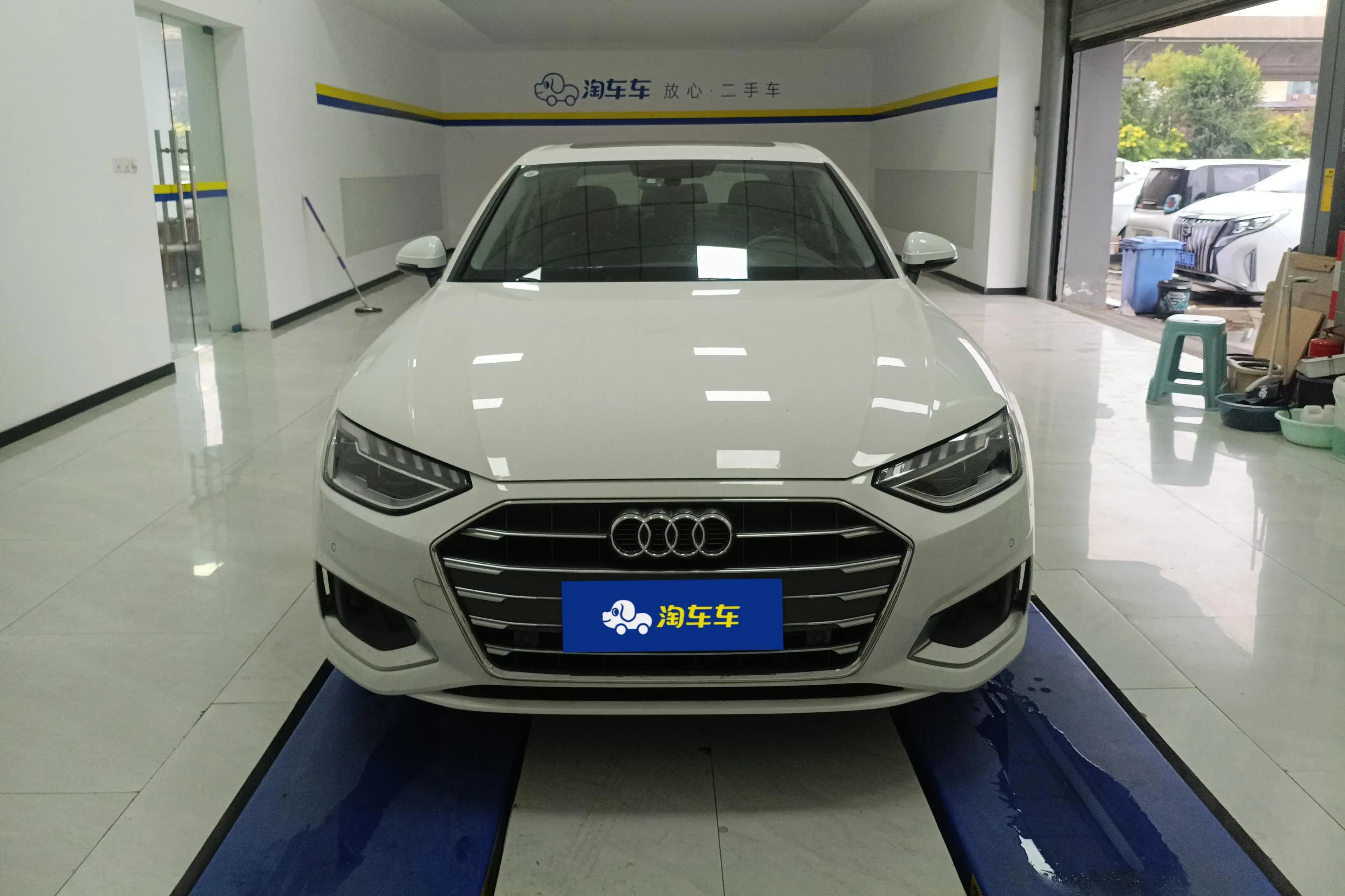 Audi A4L 2021 г. 47502 км. — фото 2
