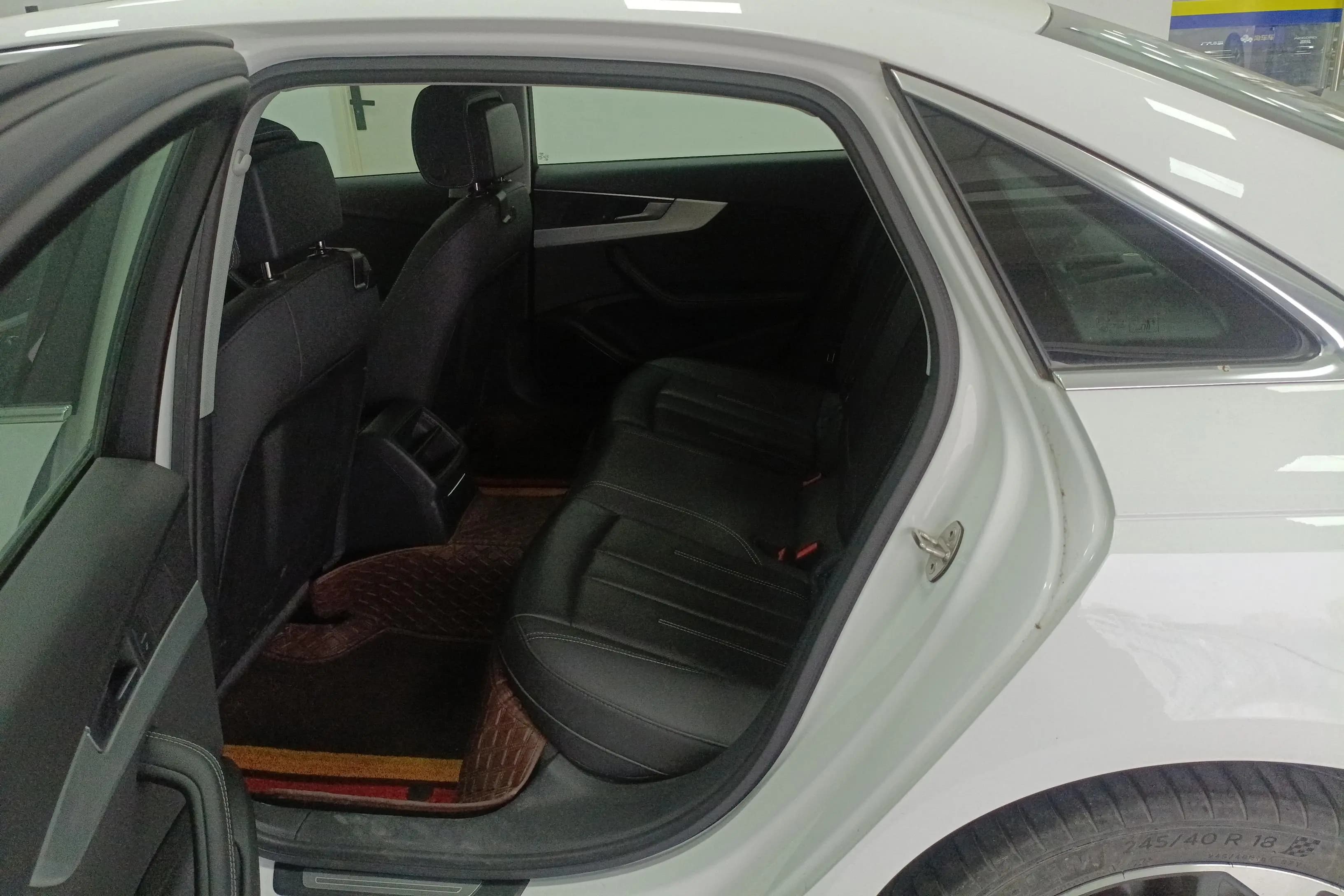Audi A4L 2021 г. 47502 км. — фото 16