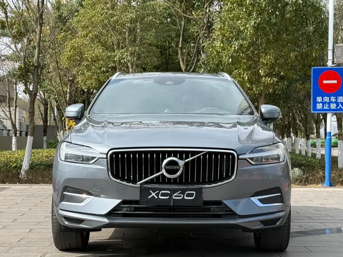 Volvo XC60 2021 г. 75050 км. — фото 2
