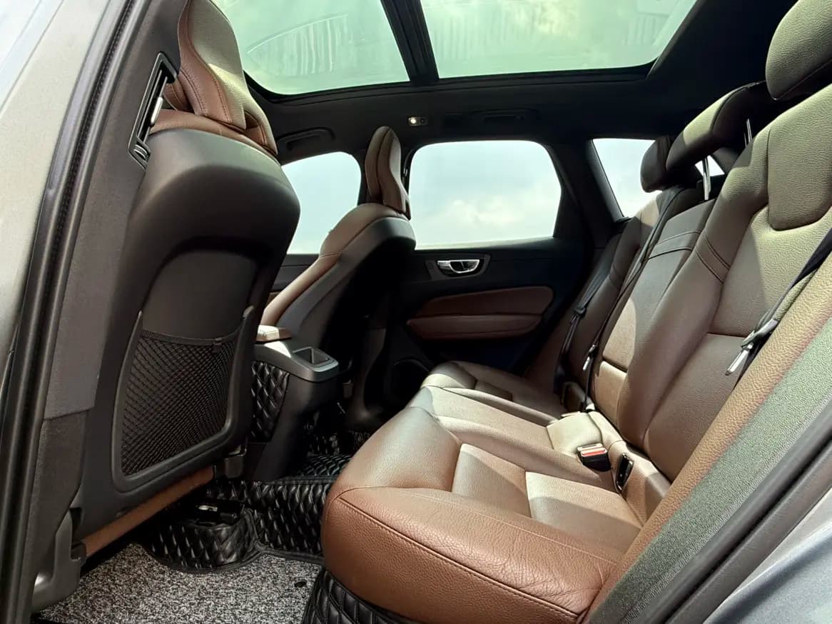 Volvo XC60 2021 г. 75050 км. — фото 17