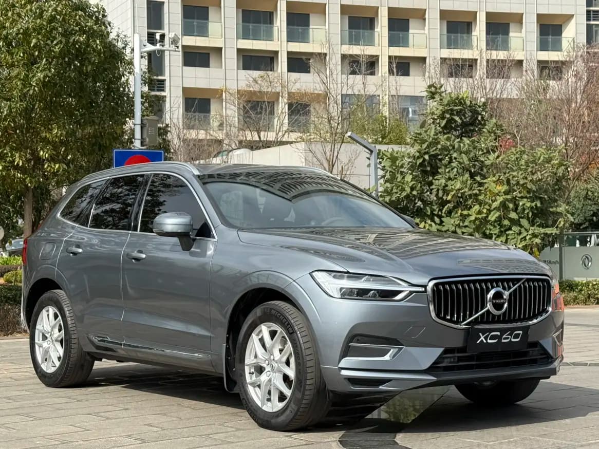 Volvo XC60 2021 г. 75050 км. — фото 3