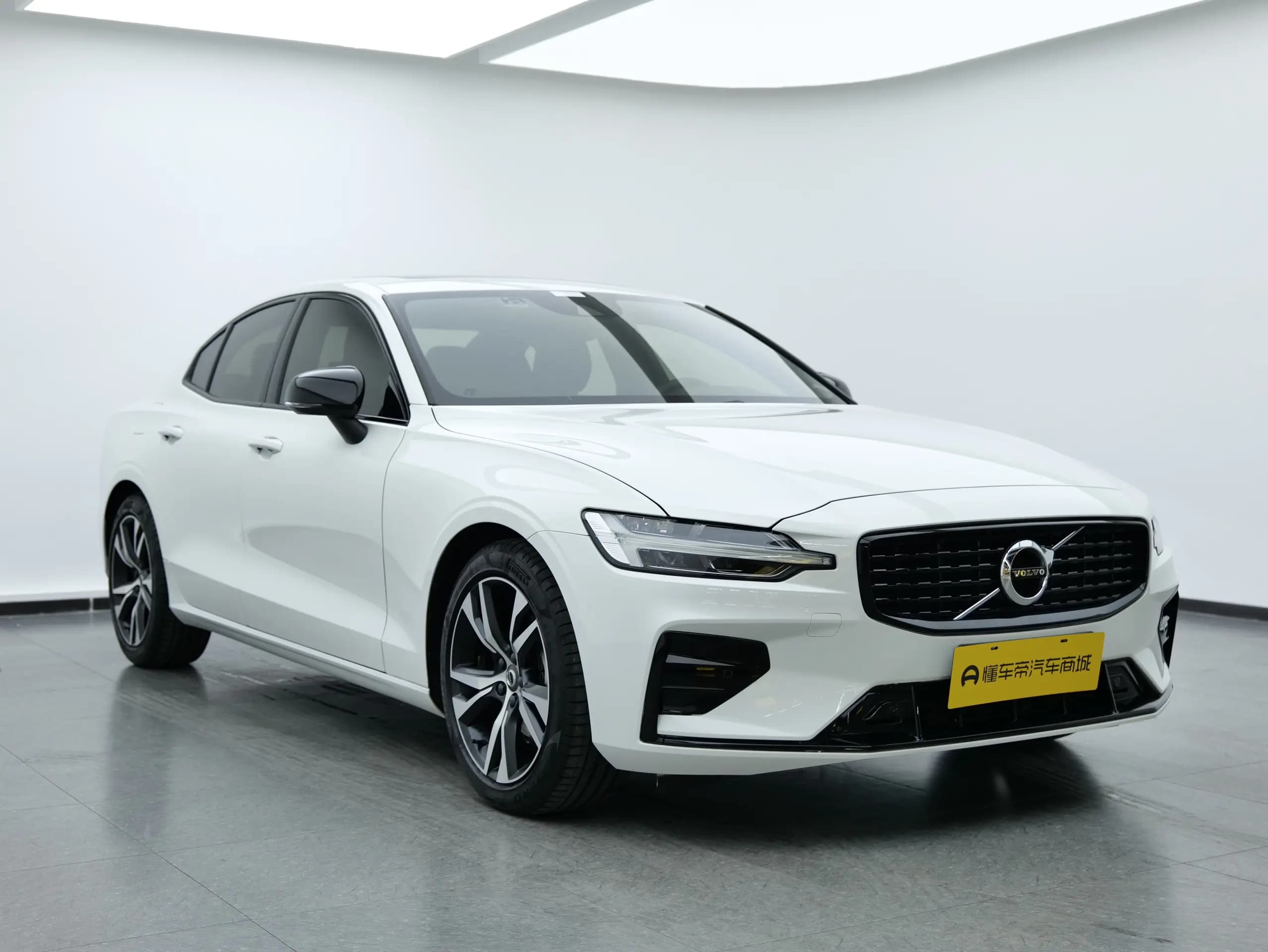 Volvo S60 2021 г. 45240 км. — фото 3