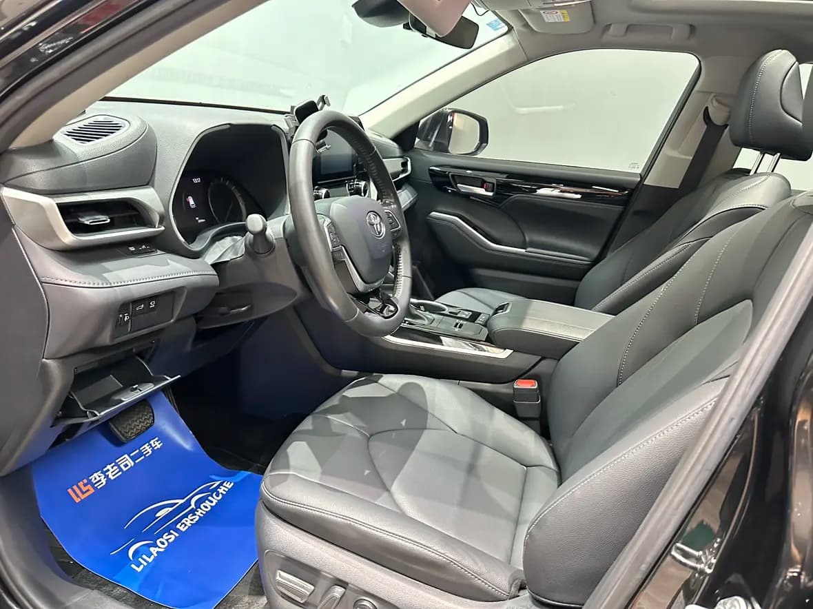 Toyota Highlander 2023 г. 25004 км. — фото 17