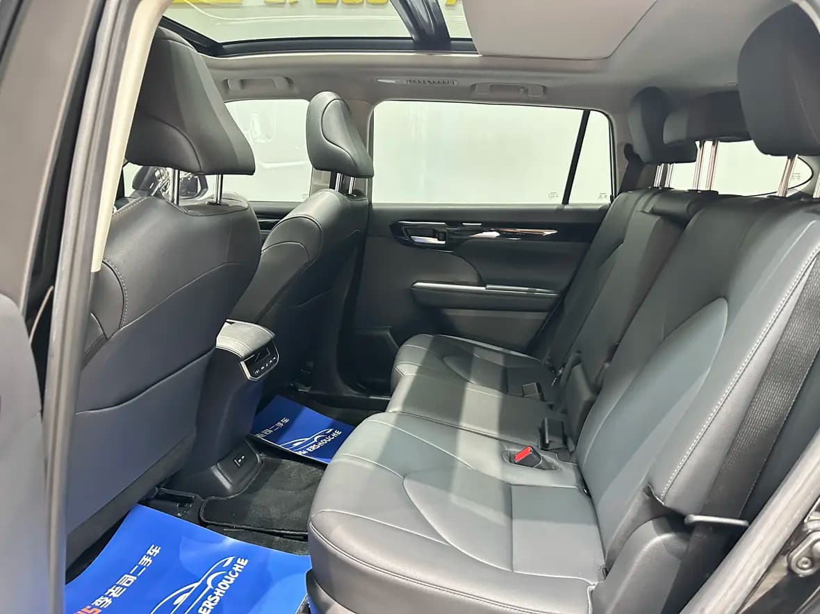 Toyota Highlander 2023 г. 25004 км. — фото 18