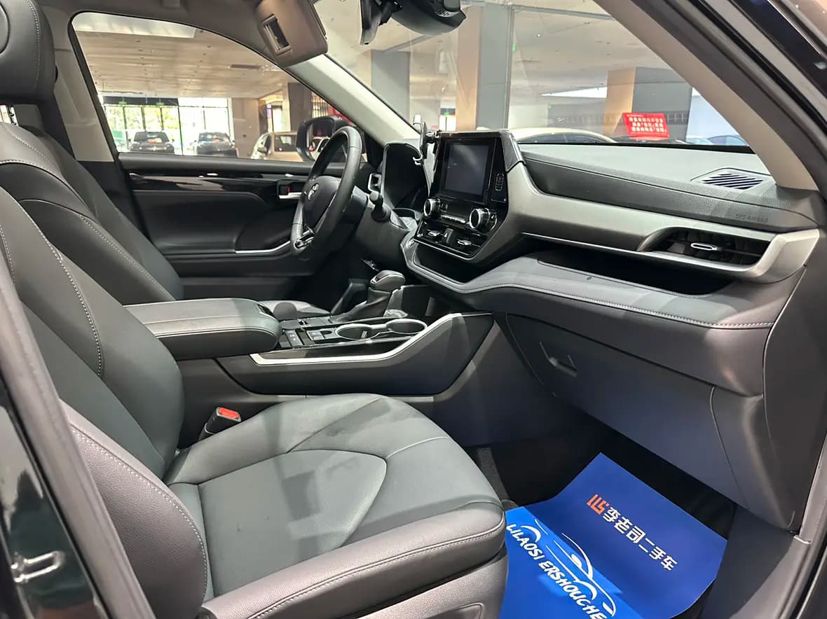 Toyota Highlander 2023 г. 25004 км. — фото 20