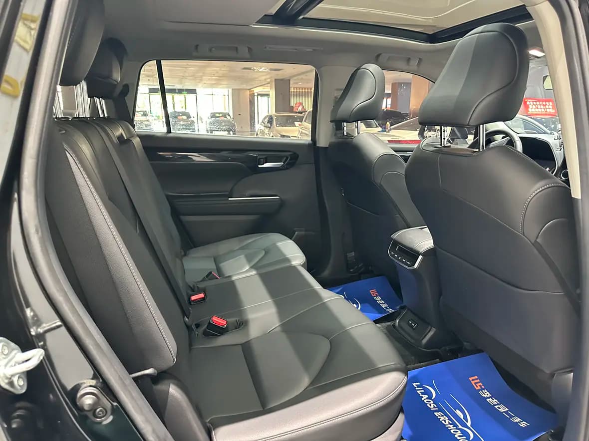 Toyota Highlander 2023 г. 25004 км. — фото 21