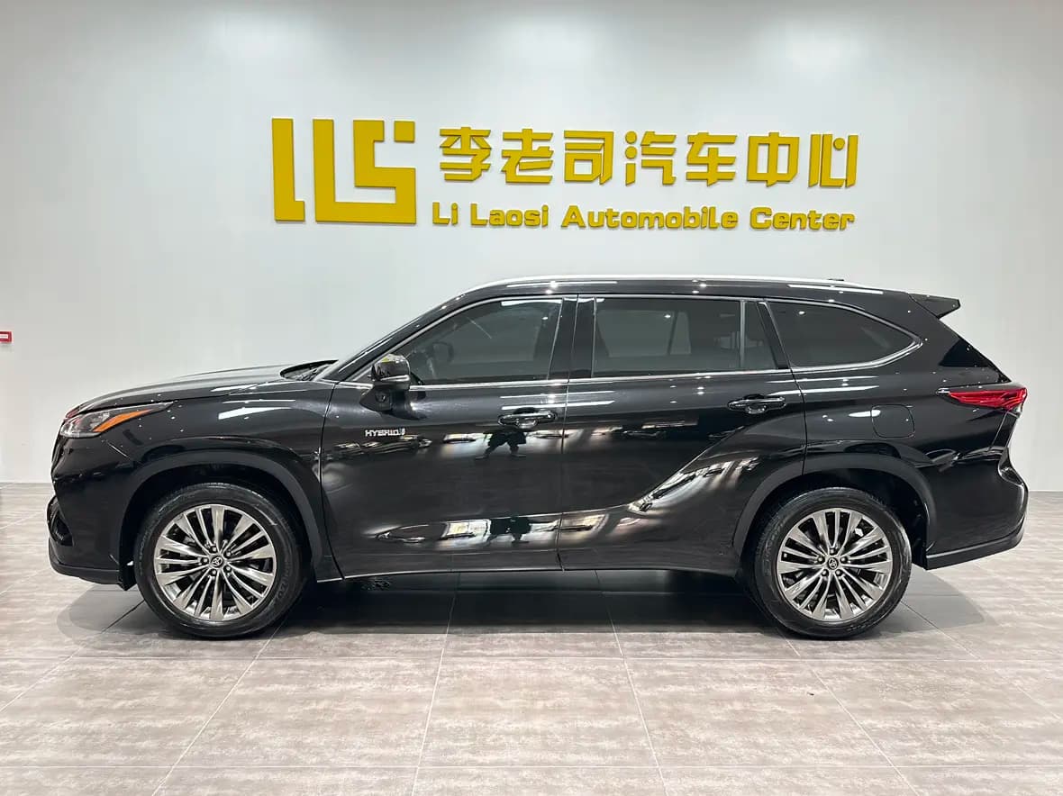 Toyota Highlander 2023 г. 25004 км. — фото 4