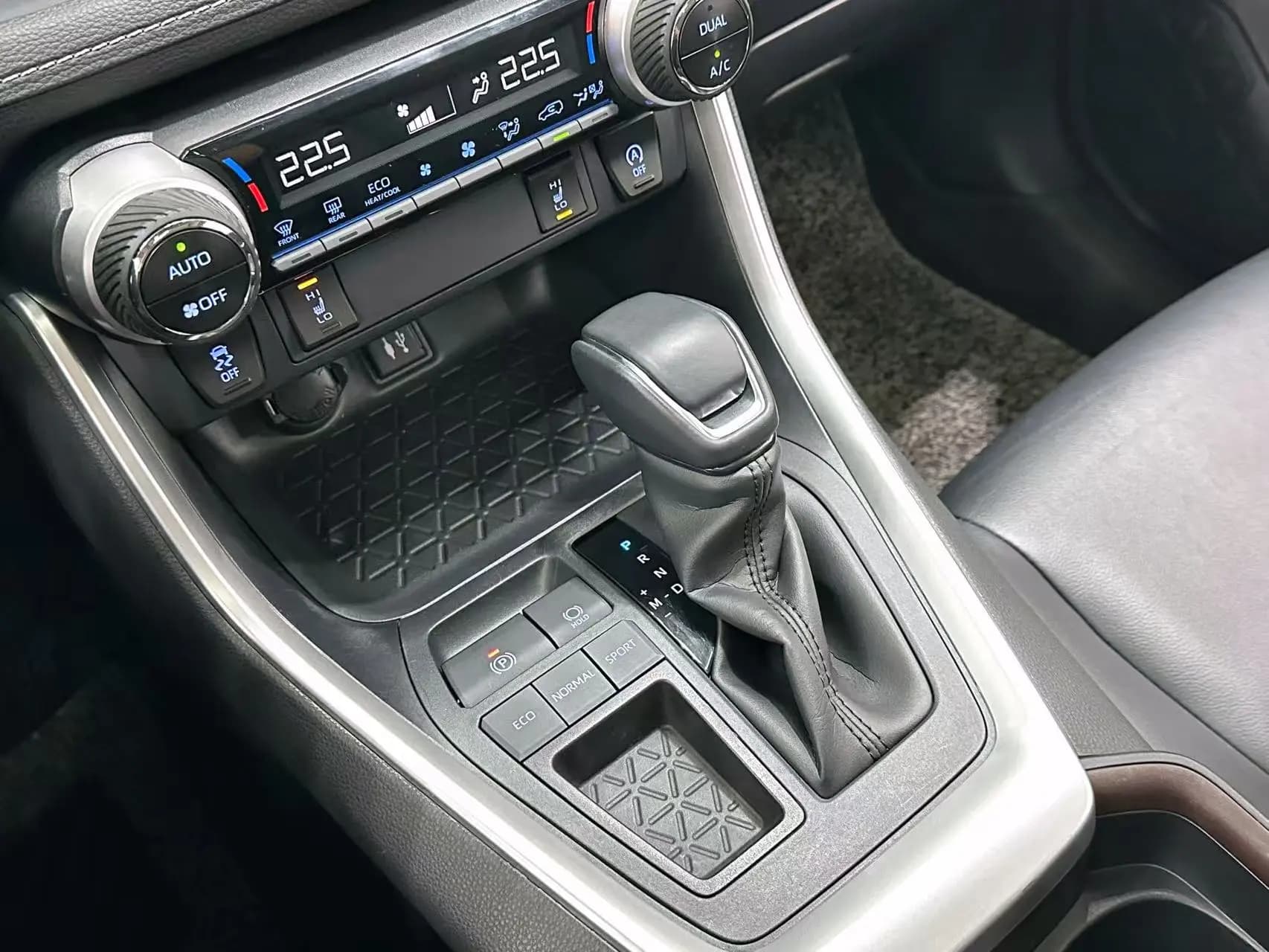 Toyota RAV4 2021 г. 57038 км. — фото 12