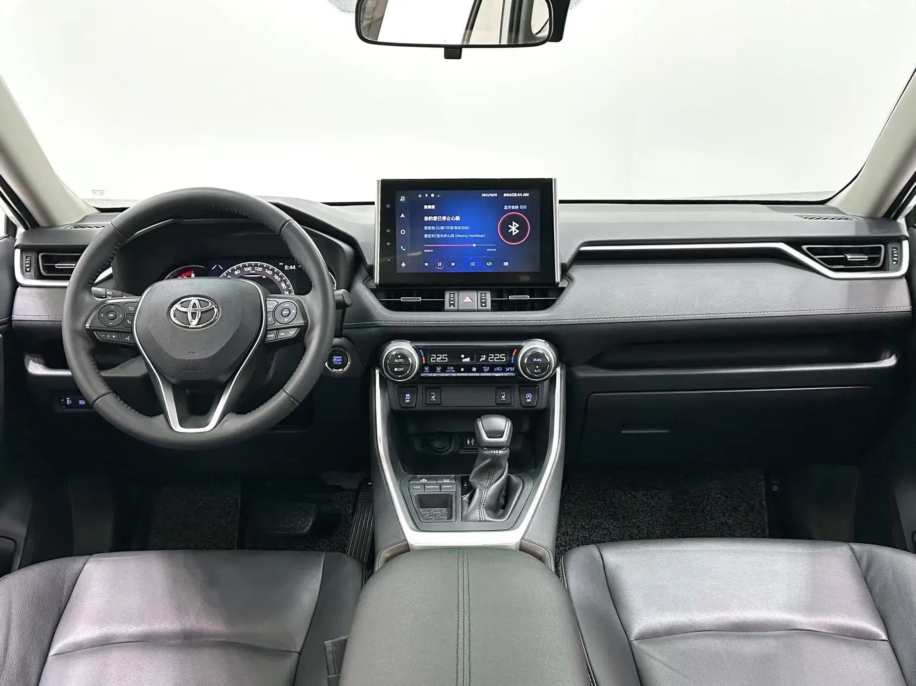 Toyota RAV4 2021 г. 57038 км. — фото 14