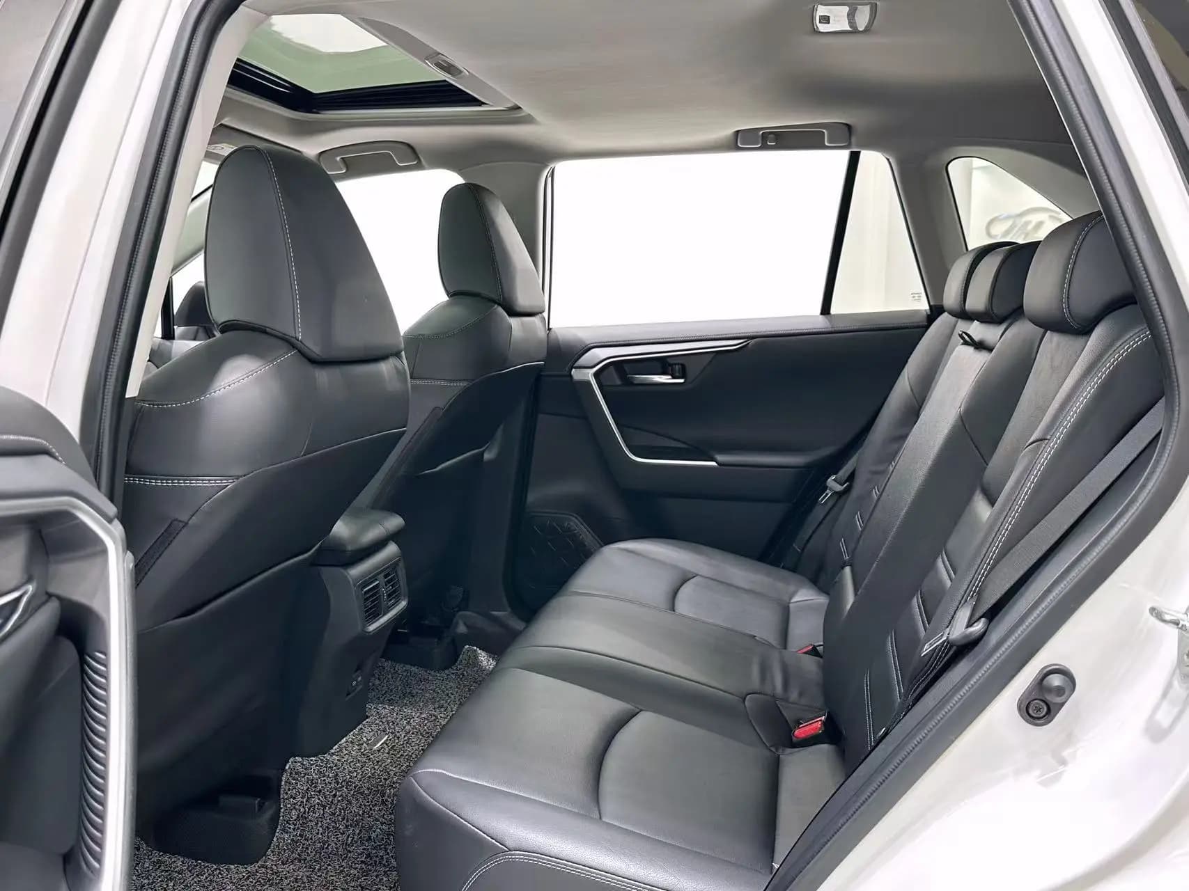 Toyota RAV4 2021 г. 57038 км. — фото 16