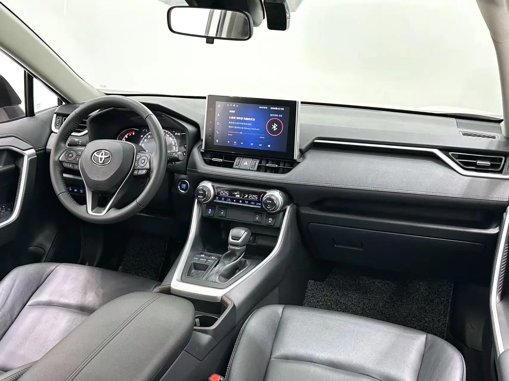 Toyota RAV4 2021 г. 57038 км. — фото 10