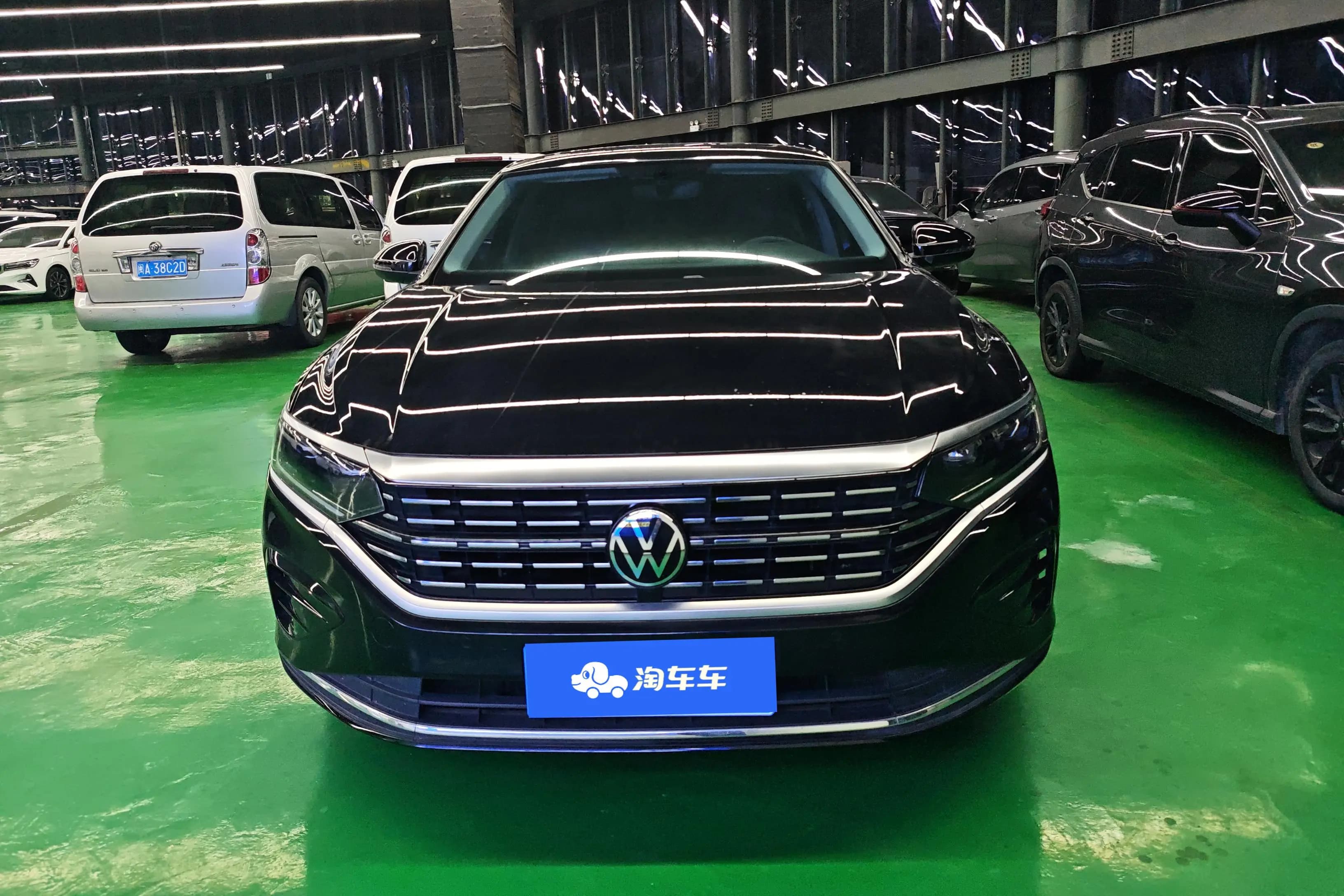 Volkswagen Passat 2022 г. 45782 км. — фото 2