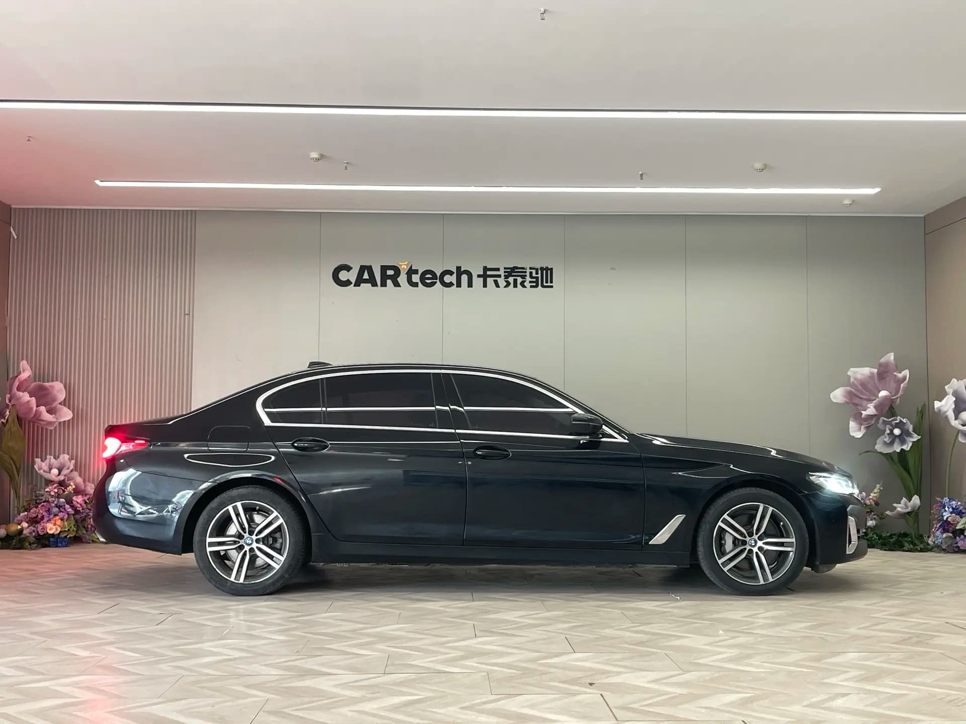 BMW 5 Series PHEV 2022 г. 62124 км. — фото 8