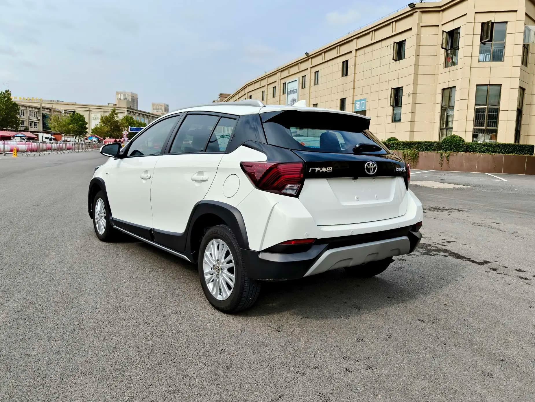 Toyota Yaris L 2022 г. 30026 км. — фото 3