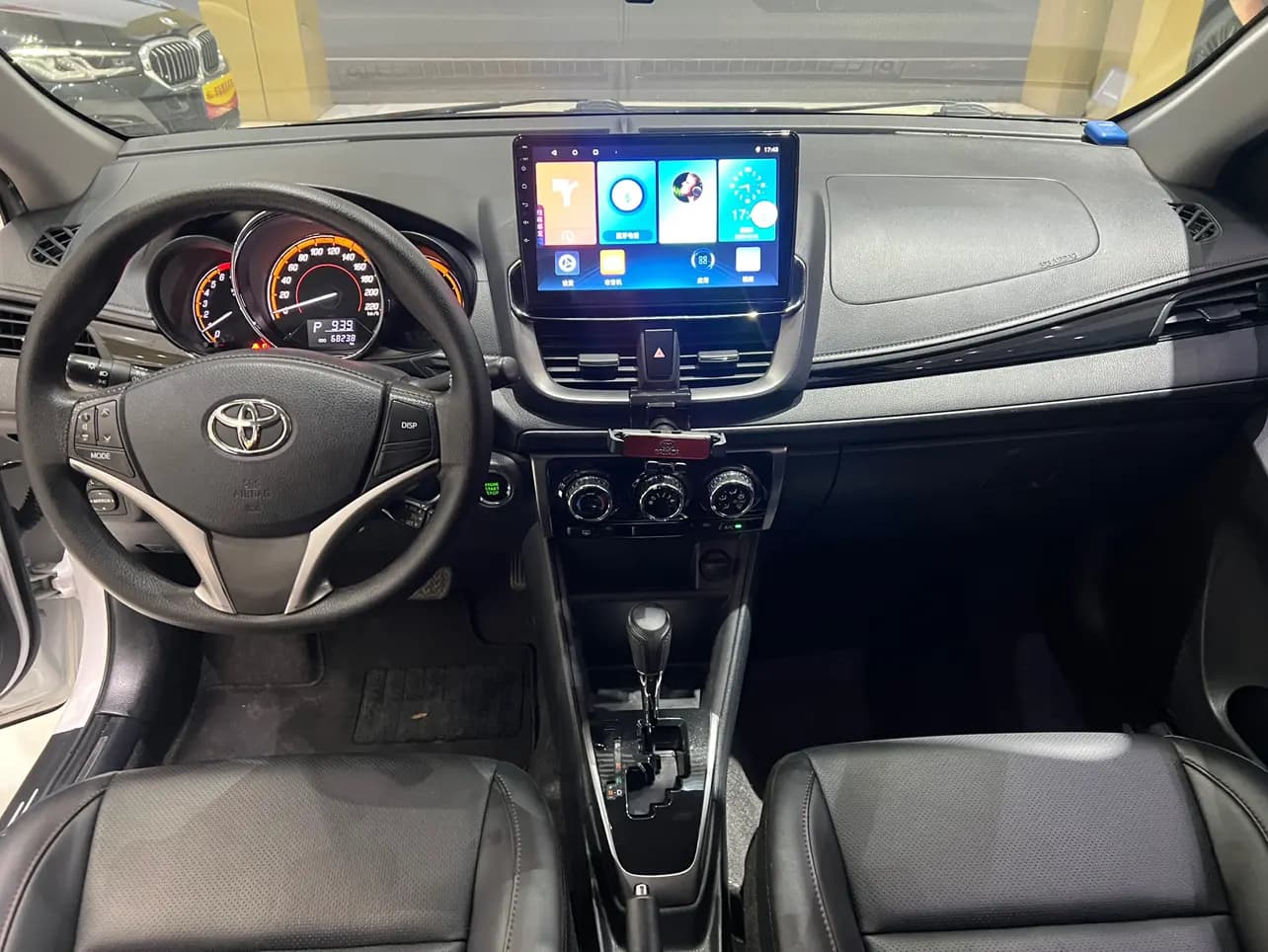 Toyota Yaris L 2022 г. 68027 км. — фото 9
