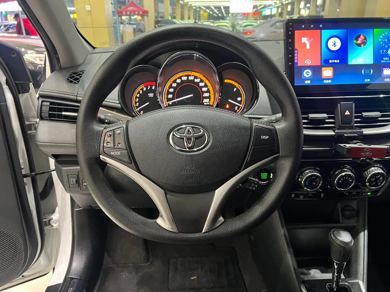 Toyota Yaris L 2022 г. 68027 км. — фото 10