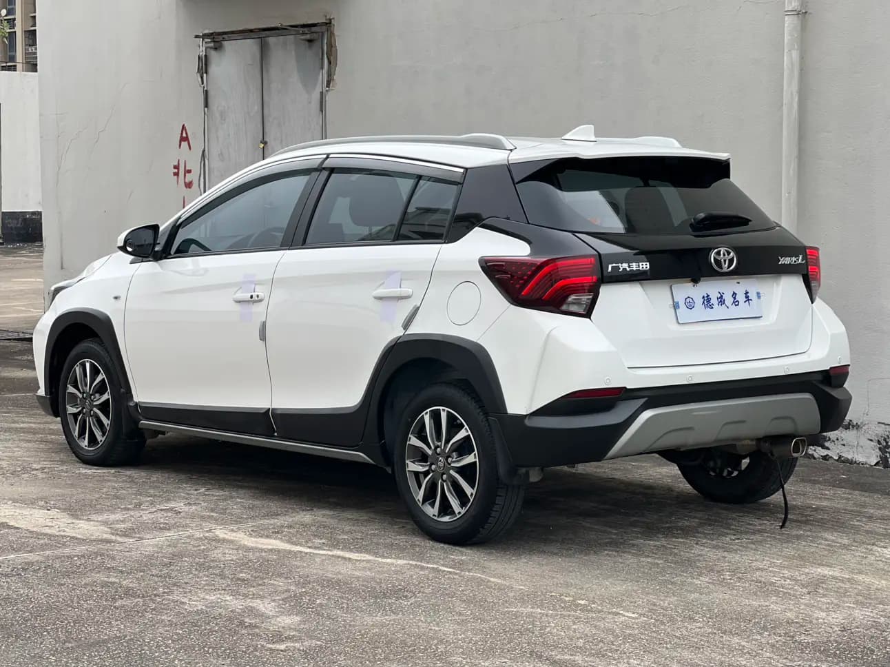 Toyota Yaris L 2022 г. 10829 км. — фото 3
