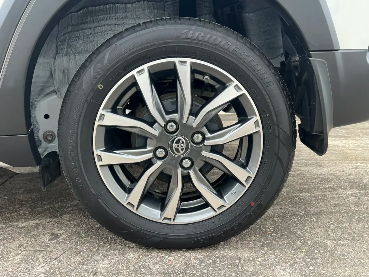 Toyota Yaris L 2022 г. 10829 км. — фото 4