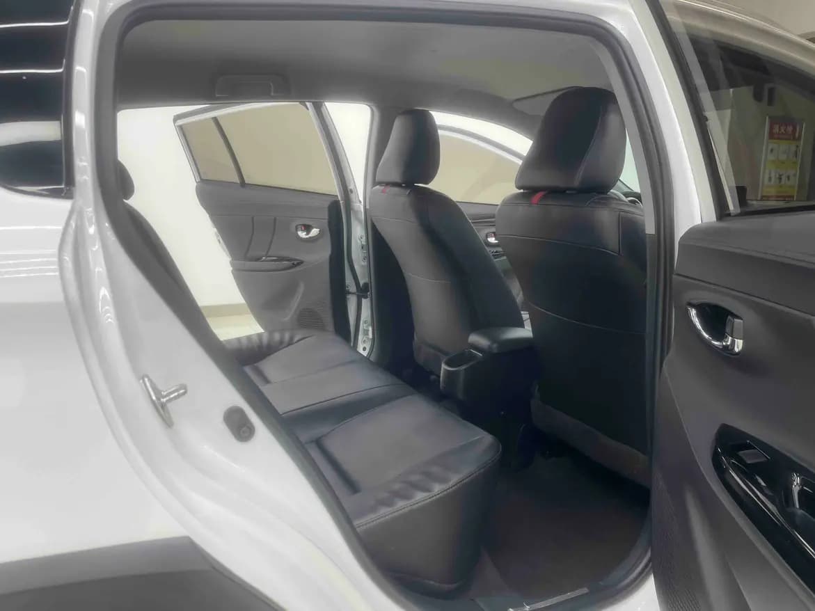 Toyota Yaris L 2021 г. 39030 км. — фото 14