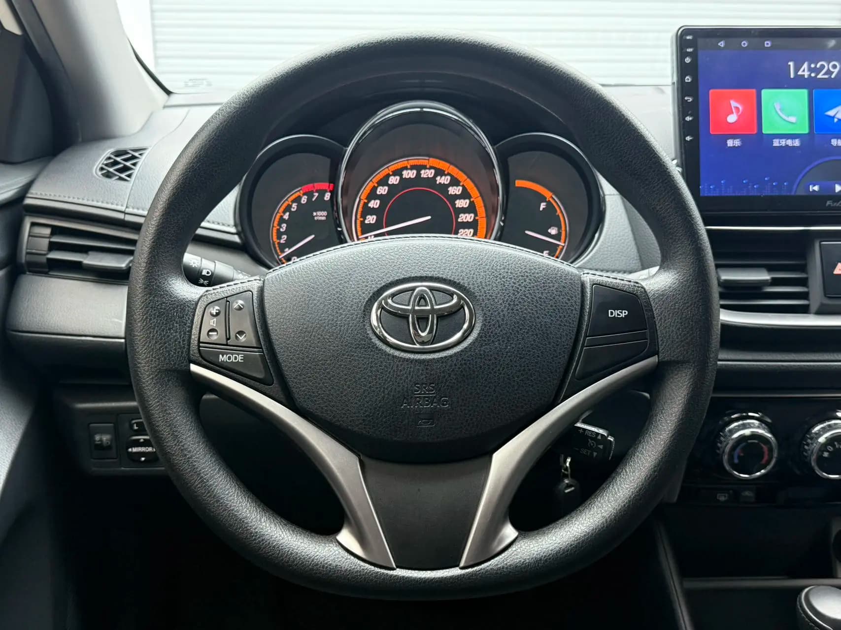 Toyota Yaris L 2022 г. 38032 км. — фото 16