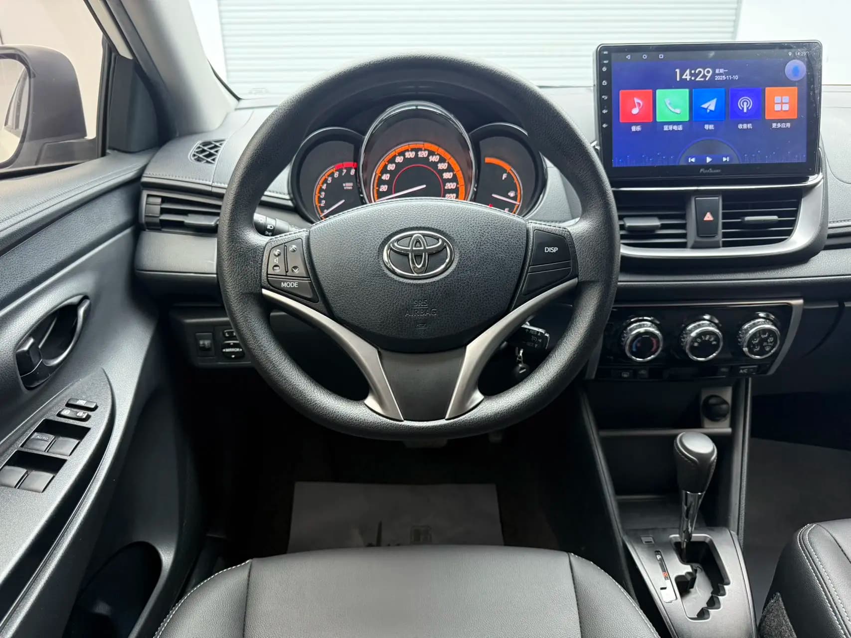Toyota Yaris L 2022 г. 38032 км. — фото 17