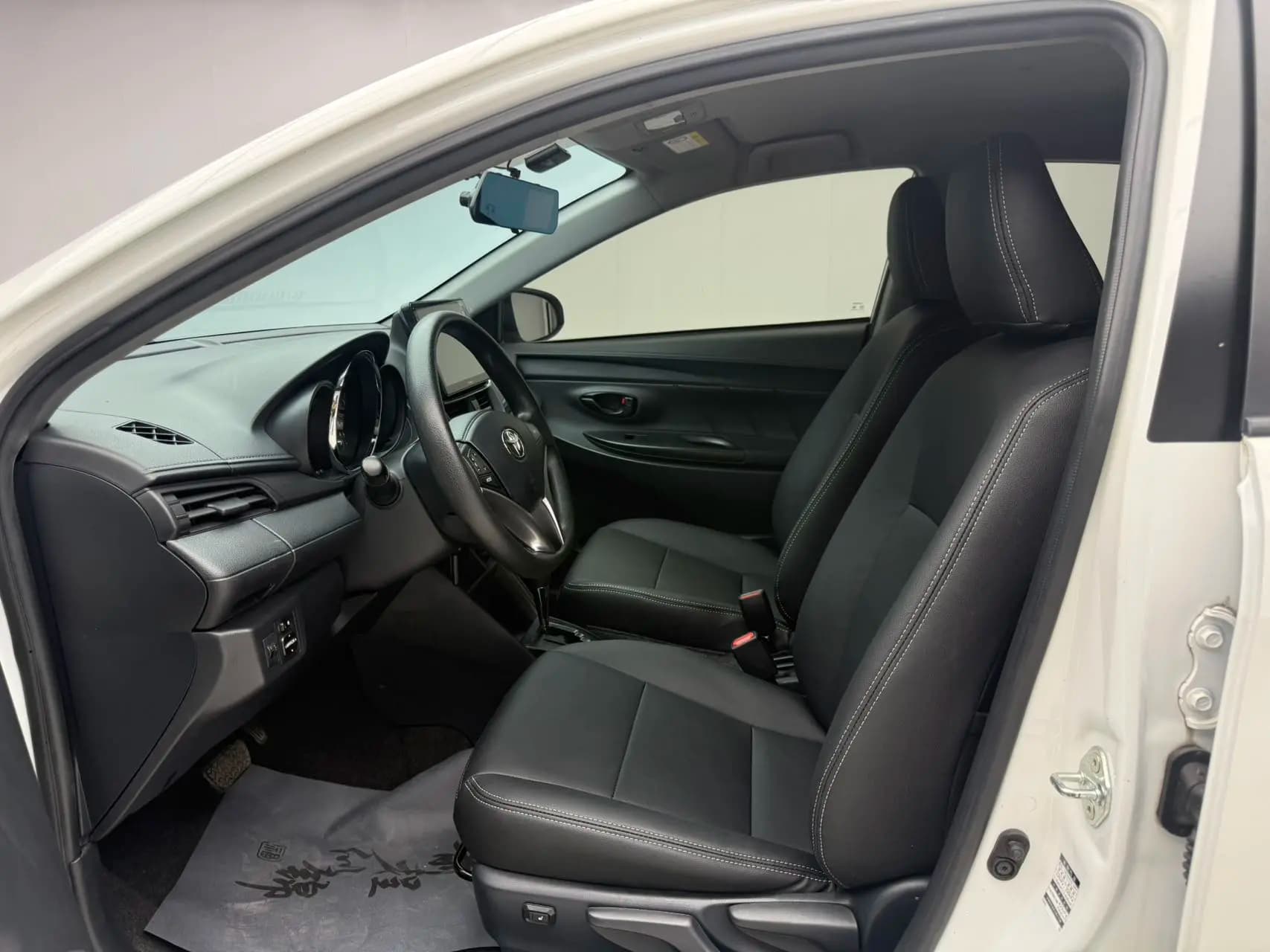 Toyota Yaris L 2022 г. 38032 км. — фото 18