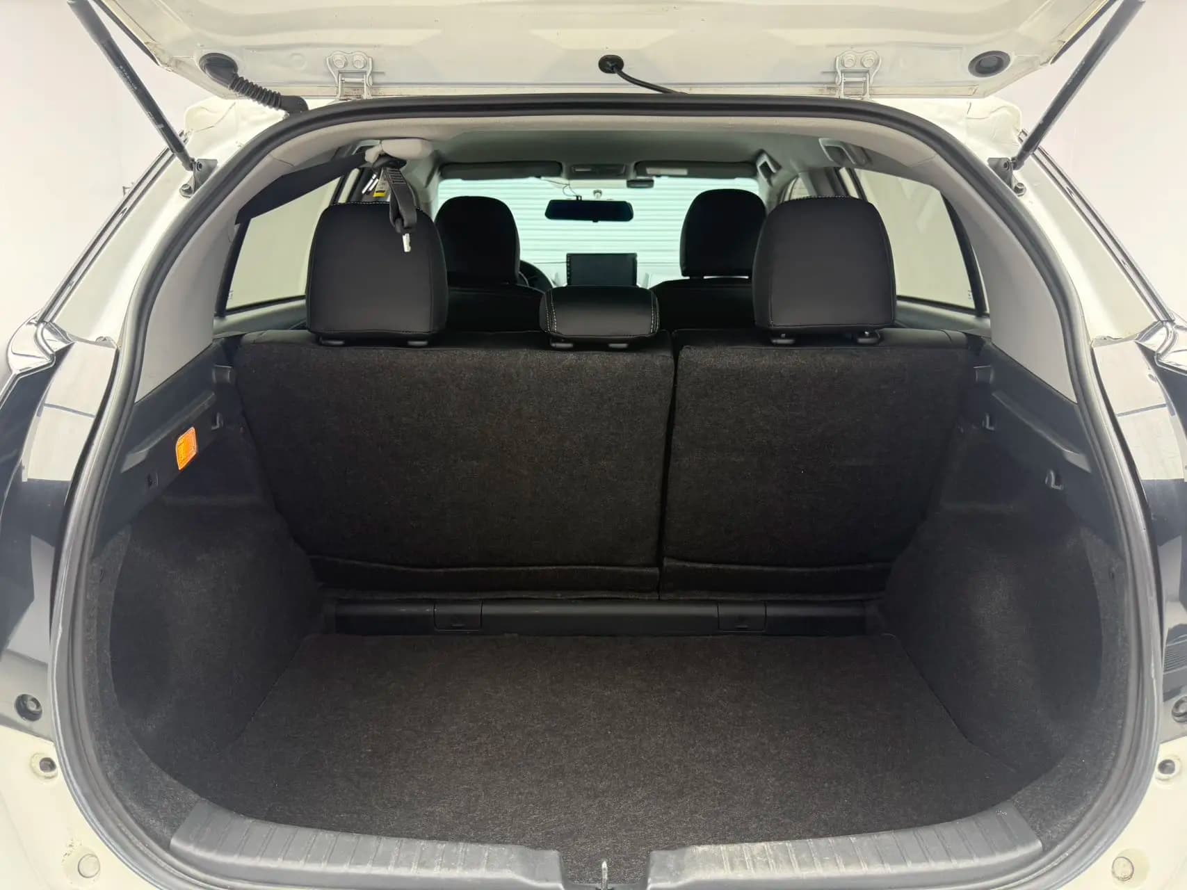 Toyota Yaris L 2022 г. 38032 км. — фото 22