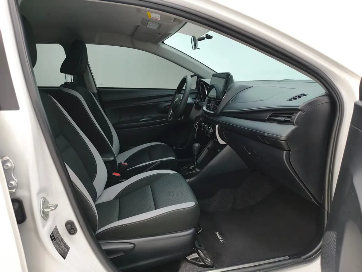 Toyota Yaris L 2022 г. 28033 км. — фото 16