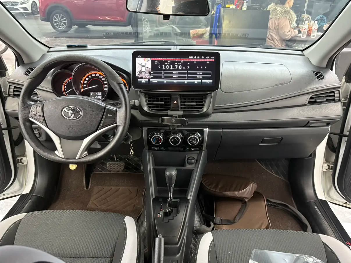 Toyota Yaris L 2022 г. 26034 км. — фото 6