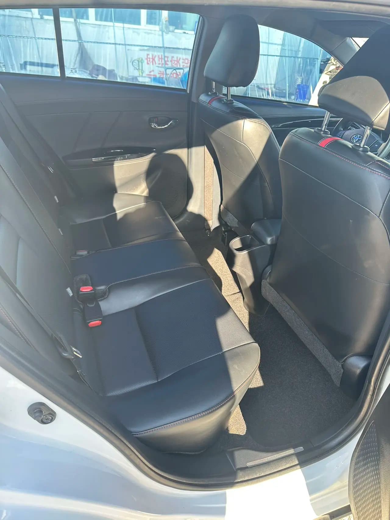 Toyota Yaris L 2022 г. 36035 км. — фото 12