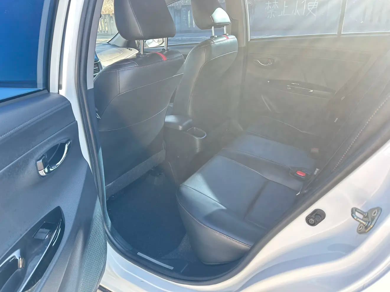 Toyota Yaris L 2022 г. 36035 км. — фото 13