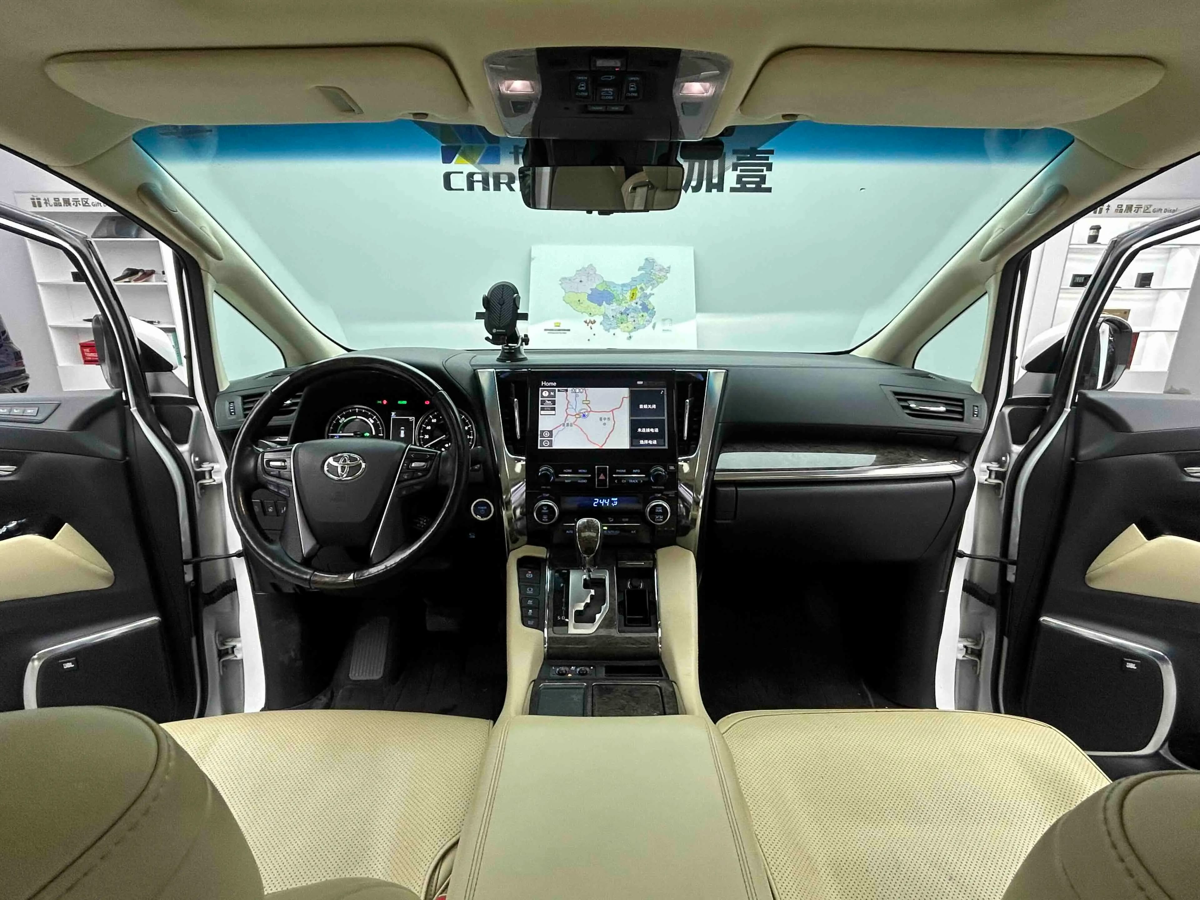 Toyota Alphard 2022 г. 52022 км. — фото 11