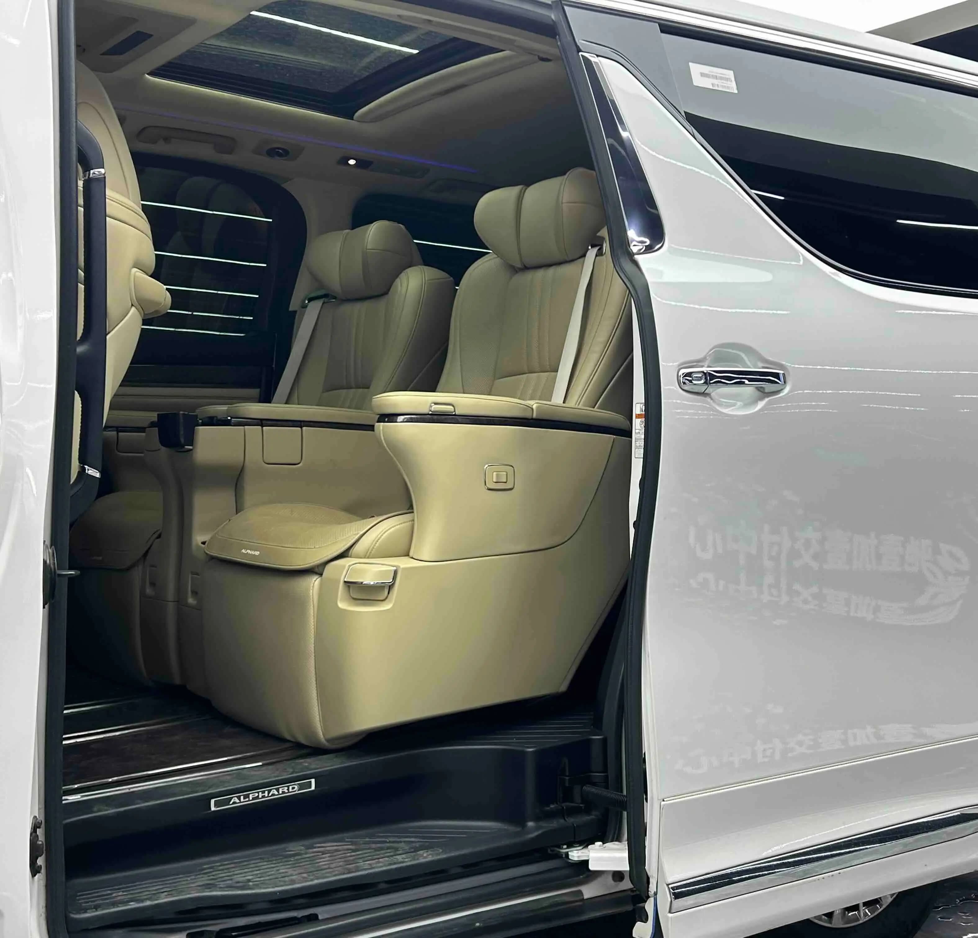 Toyota Alphard 2022 г. 52022 км. — фото 15