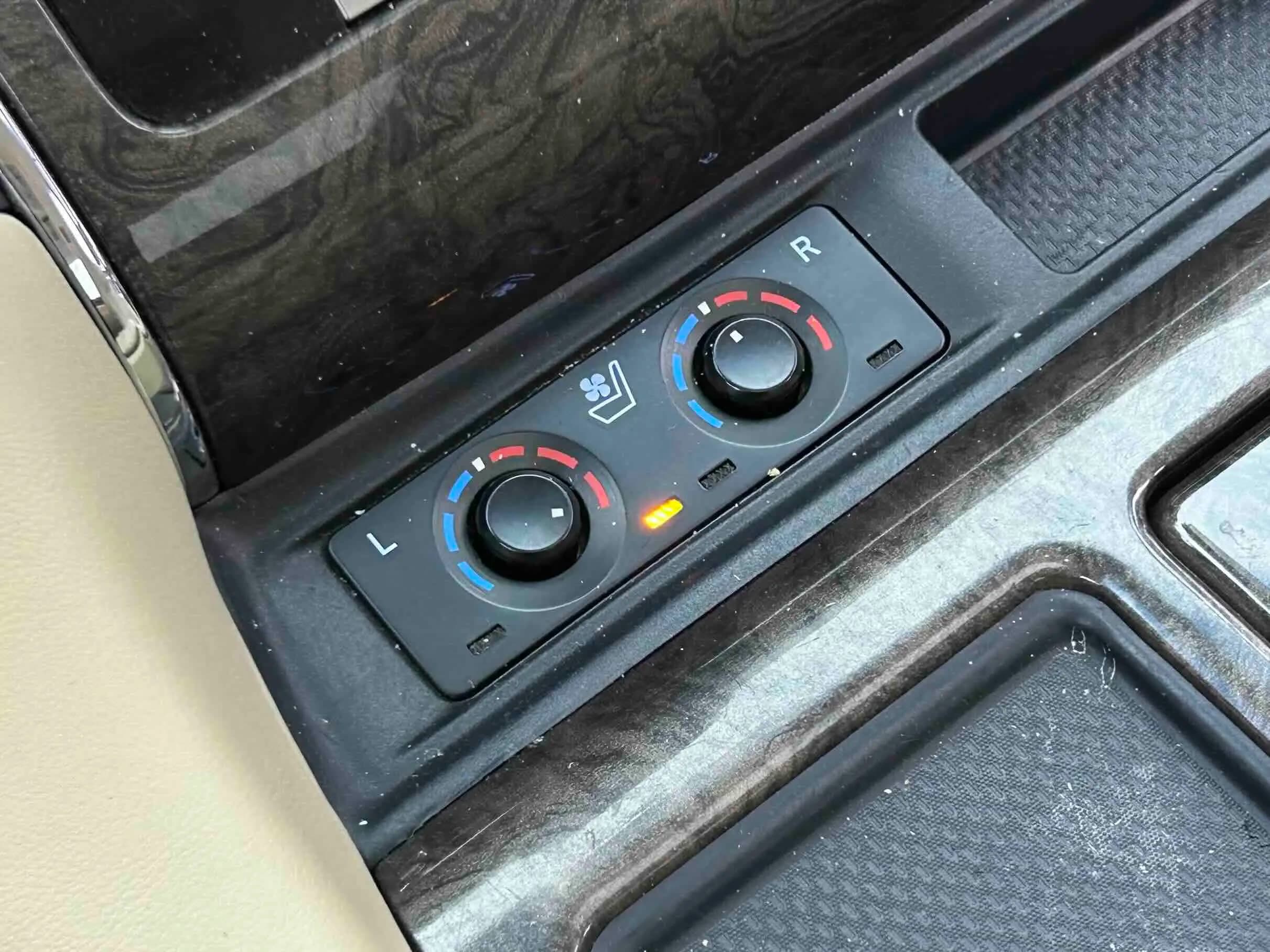 Toyota Alphard 2022 г. 52022 км. — фото 8