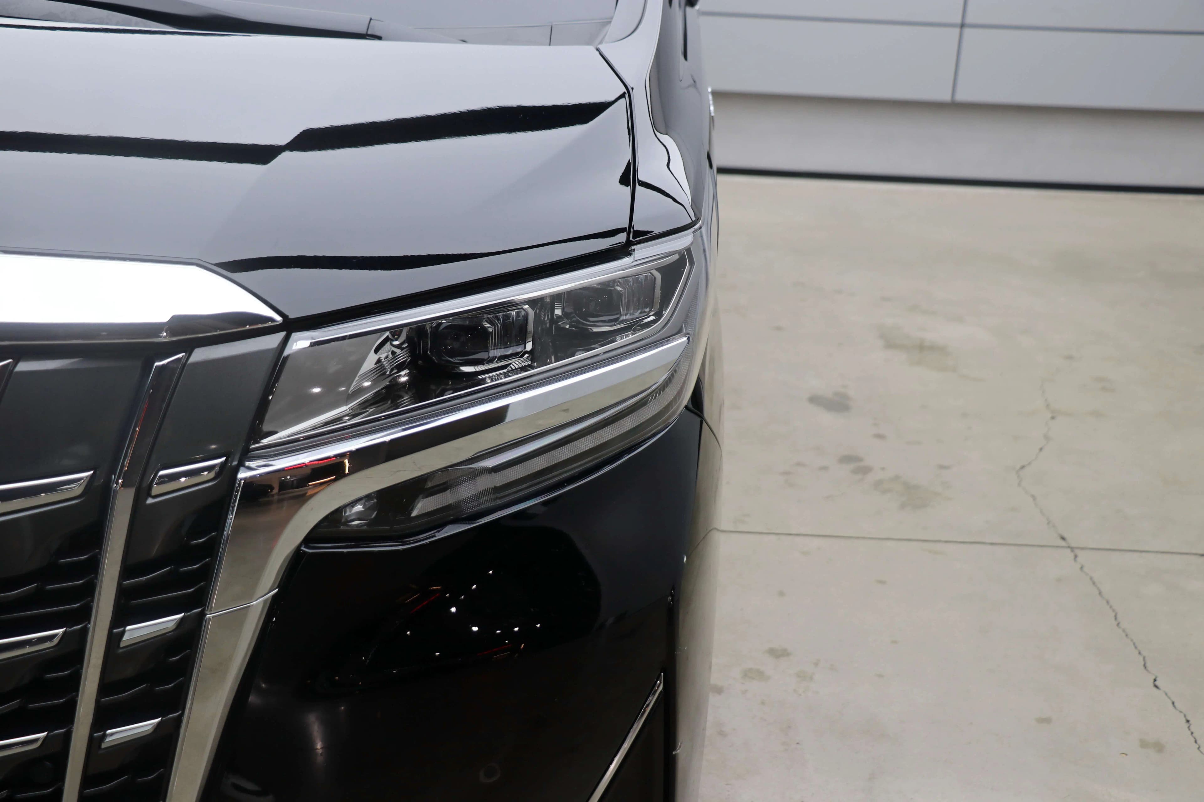 Toyota Alphard 2022 г. 50023 км. — фото 8