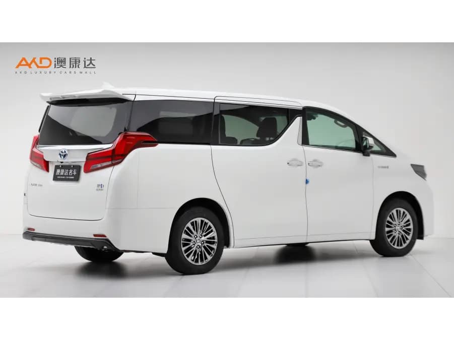 Toyota Alphard 2023 г. 46924 км. — фото 4