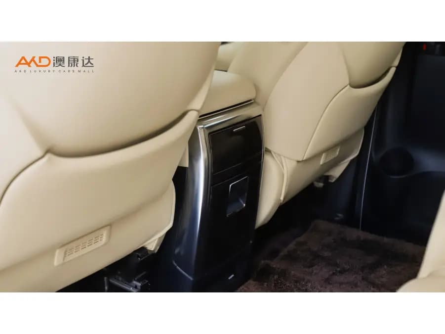Toyota Alphard 2023 г. 46924 км. — фото 8