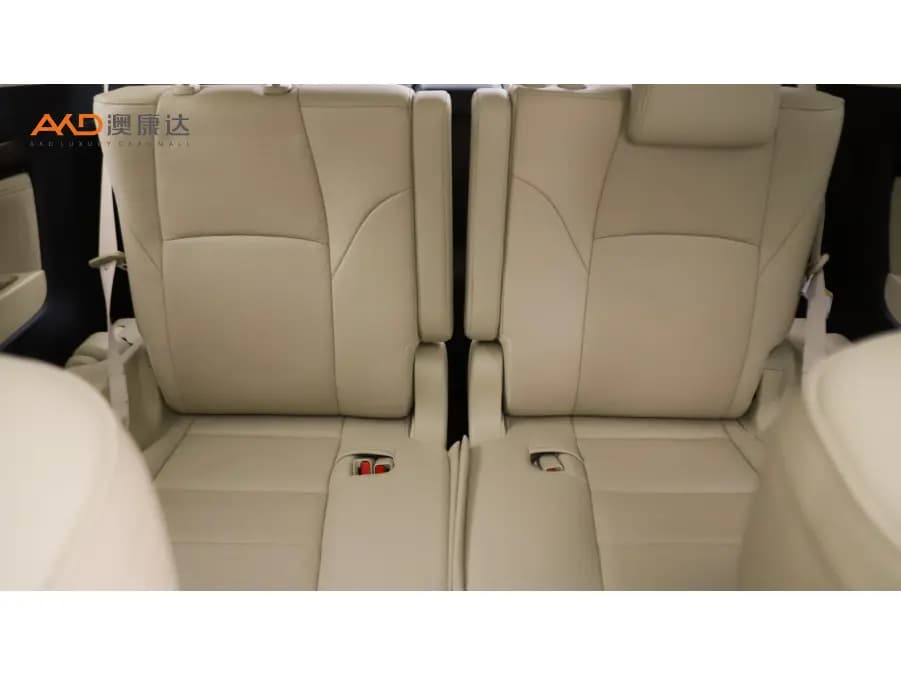 Toyota Alphard 2023 г. 46924 км. — фото 10