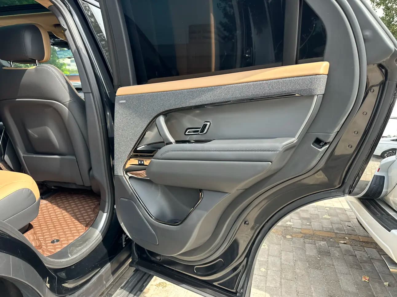 Land Rover Range Rover Sport 2024 г. 13037 км. — фото 11