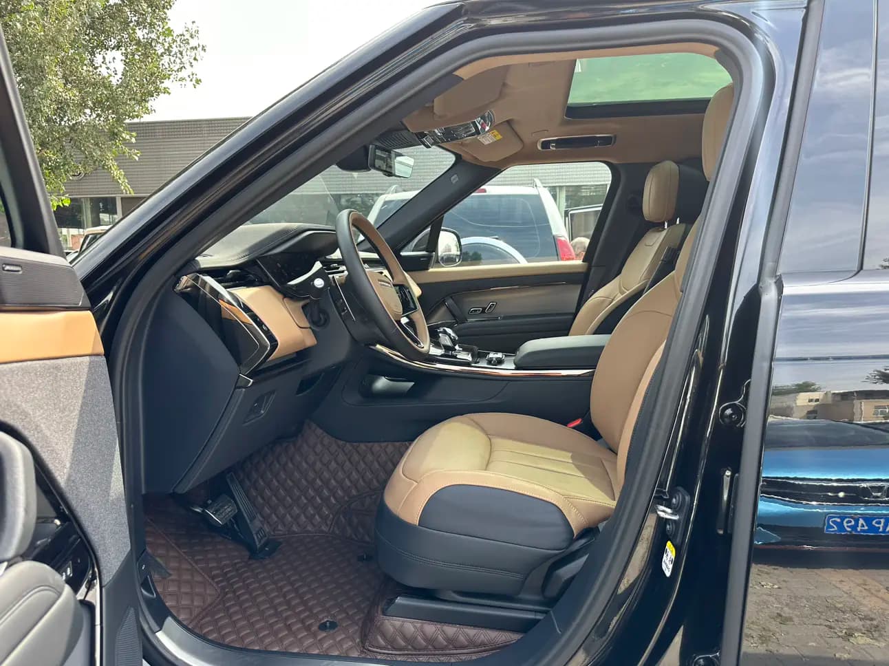Land Rover Range Rover Sport 2024 г. 13037 км. — фото 18