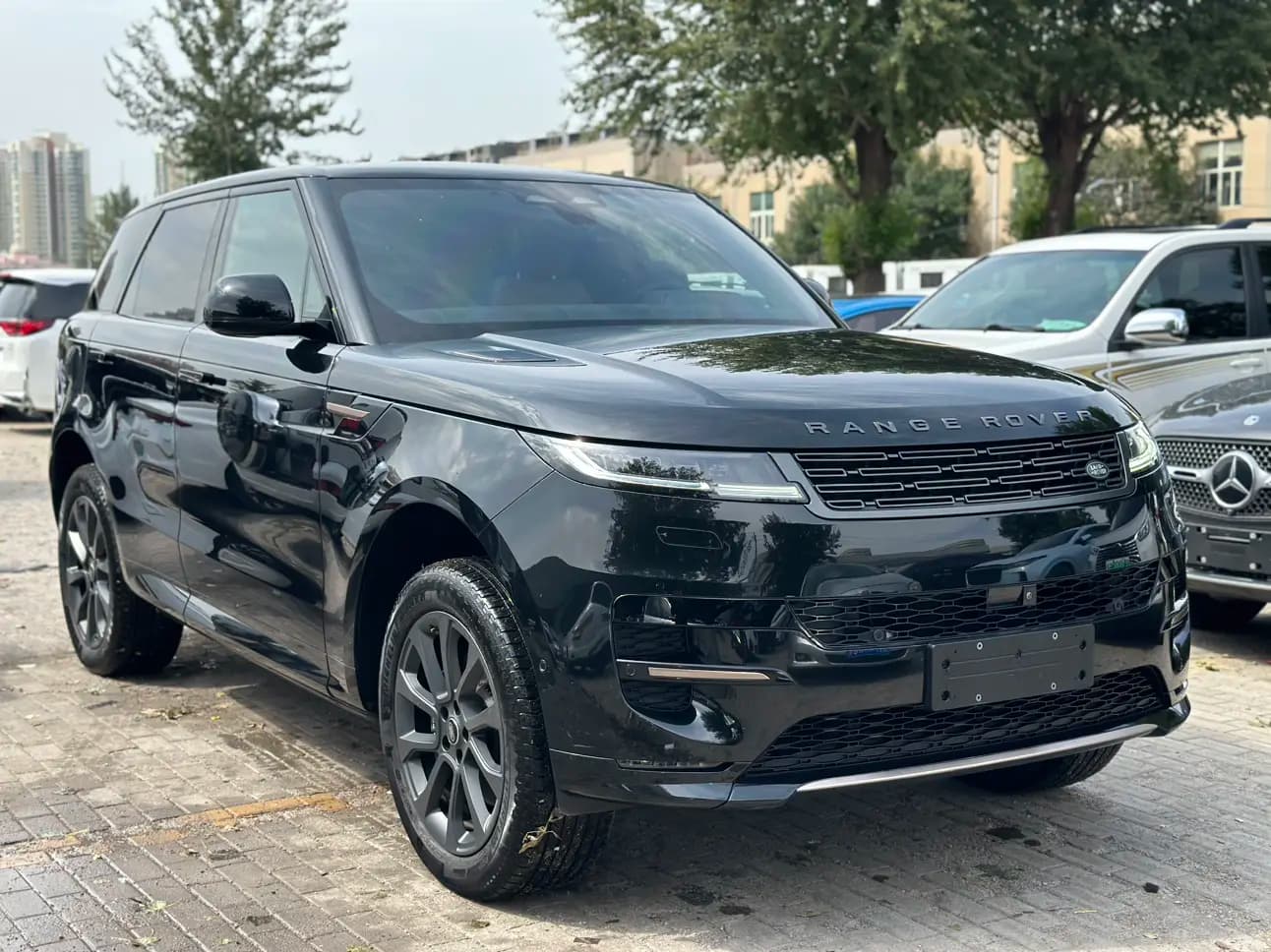 Land Rover Range Rover Sport 2024 г. 13037 км. — фото 3