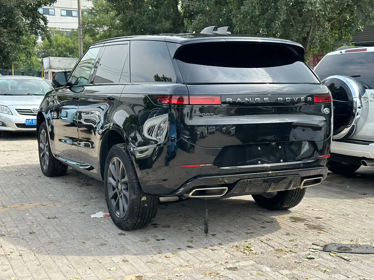 Land Rover Range Rover Sport 2024 г. 13037 км. — фото 4