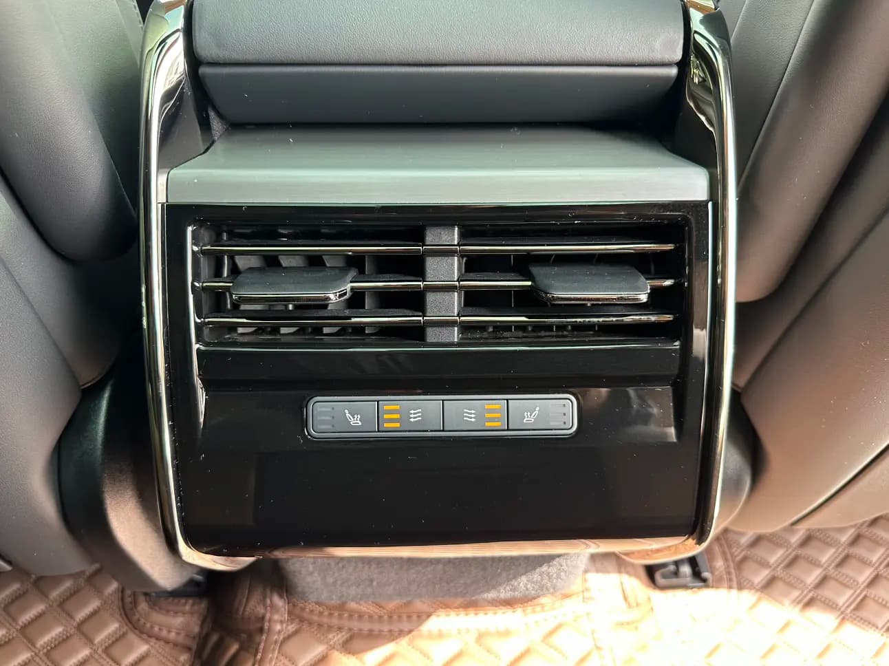 Land Rover Range Rover Sport 2024 г. 13037 км. — фото 8