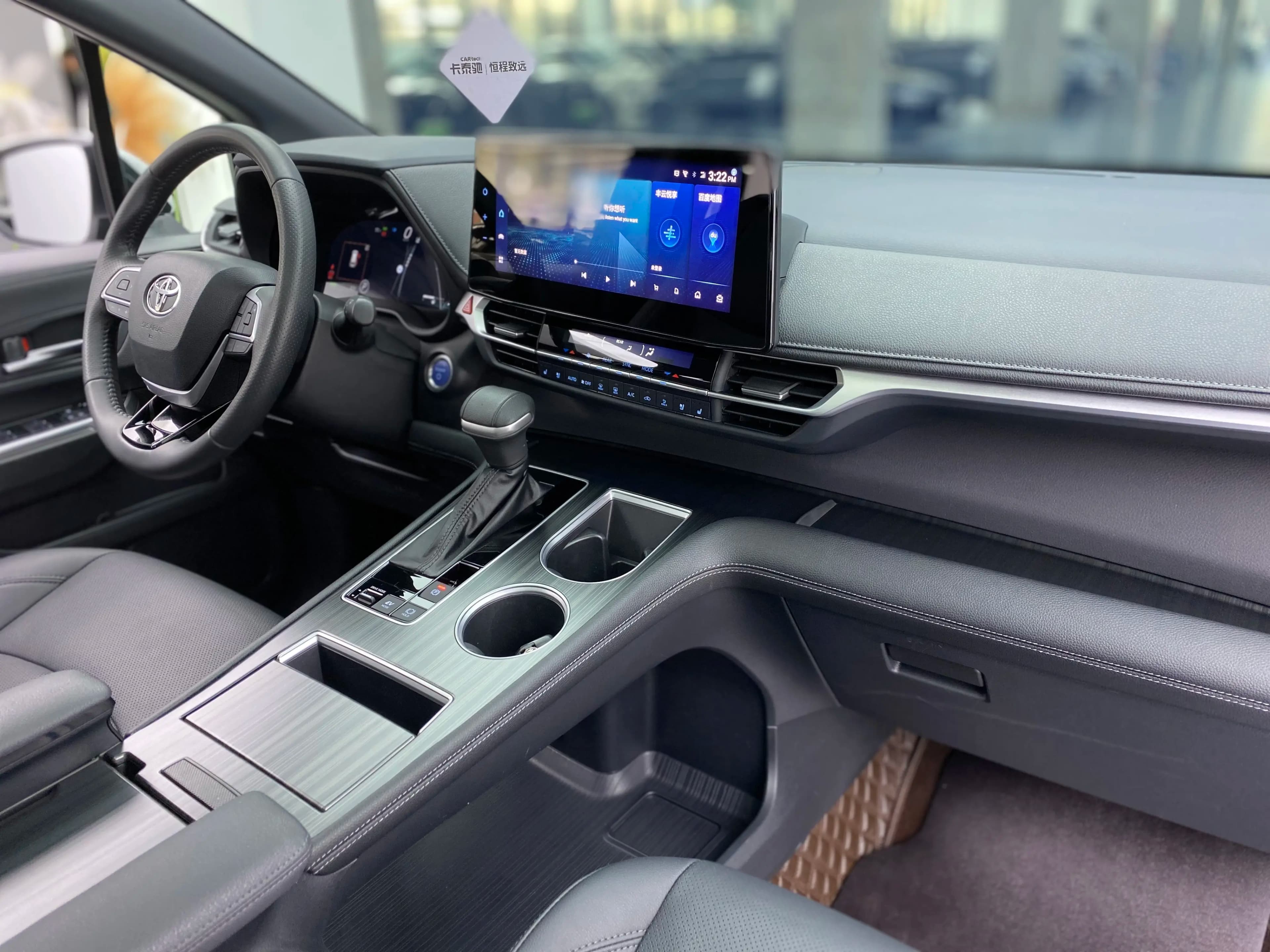 Toyota Sienna 2022 г. 27244 км. — фото 21