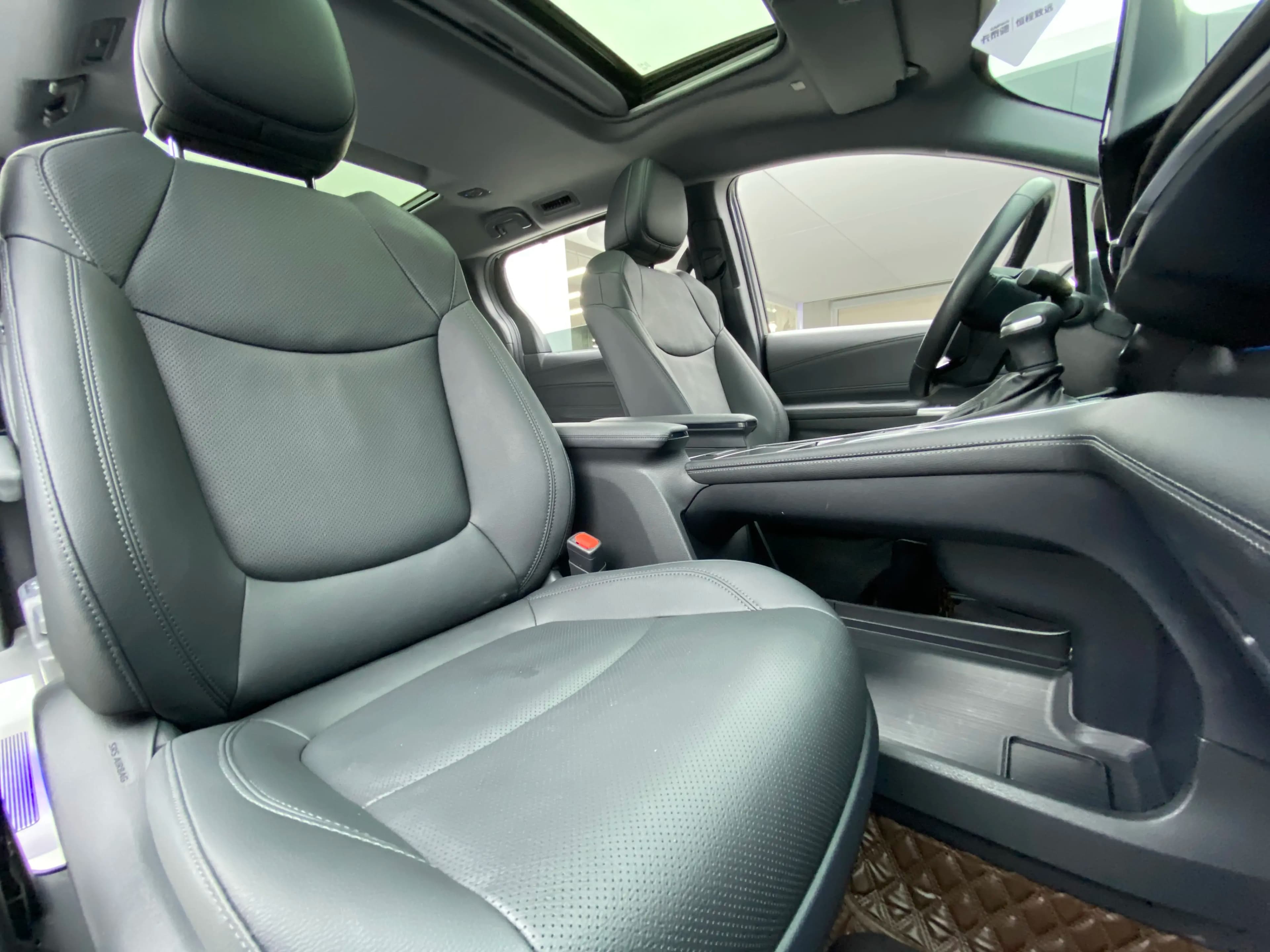 Toyota Sienna 2022 г. 27244 км. — фото 30