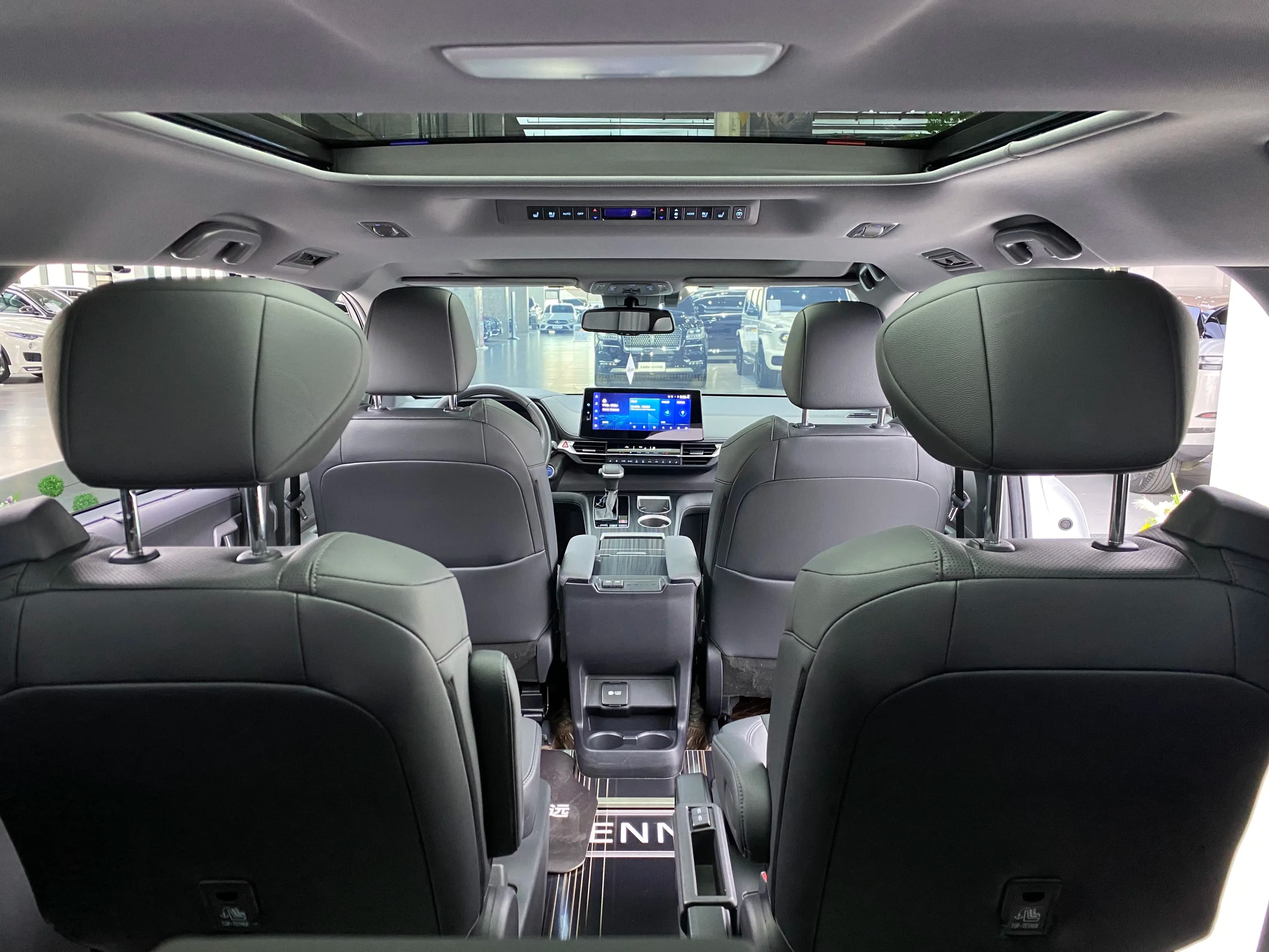 Toyota Sienna 2022 г. 27244 км. — фото 7