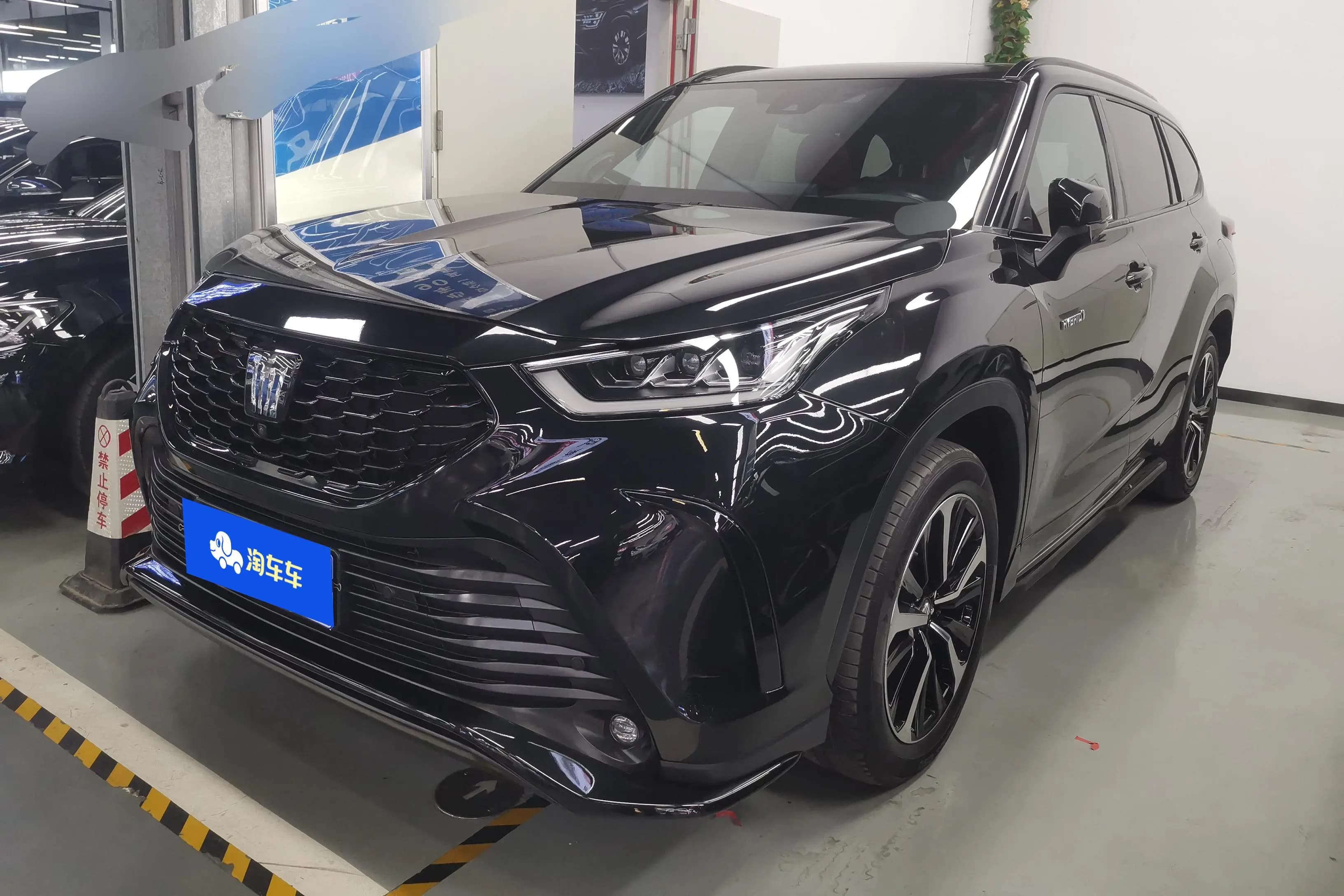 Toyota Crown Kluger 2021 г. 25939 км.